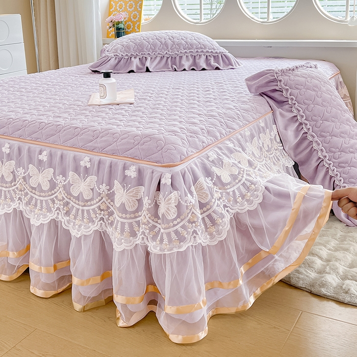 91家纺网 家纺一手货源 找家纺 罗艺轩 2025新款简约雕花牛奶绒可拆卸床裙四件套蝶恋（已申专版，严格控价） 蝶恋-紫