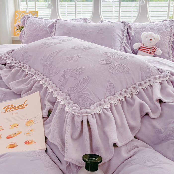 91家纺网 家纺一手货源 找家纺 罗艺轩 2025新款简约雕花牛奶绒可拆卸床裙四件套蝶恋（已申专版，严格控价） 蝶恋-紫