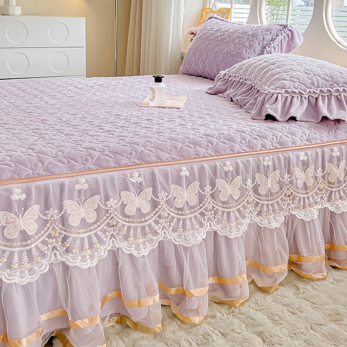 91家纺网 家纺一手货源 找家纺 罗艺轩 2025新款简约雕花牛奶绒可拆卸床裙四件套蝶恋（已申专版，严格控价） 蝶恋-紫