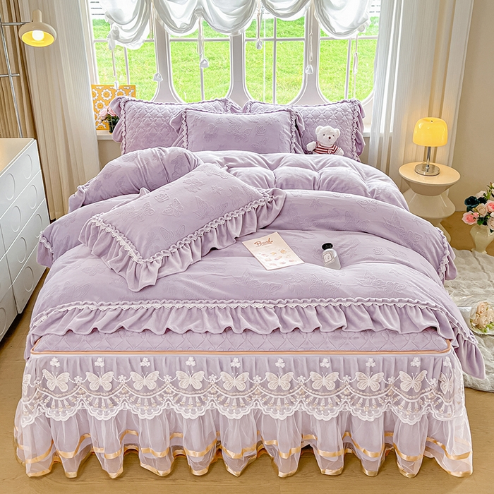 91家纺网 家纺一手货源 找家纺 罗艺轩 2025新款简约雕花牛奶绒可拆卸床裙四件套蝶恋（已申专版，严格控价） 蝶恋-紫