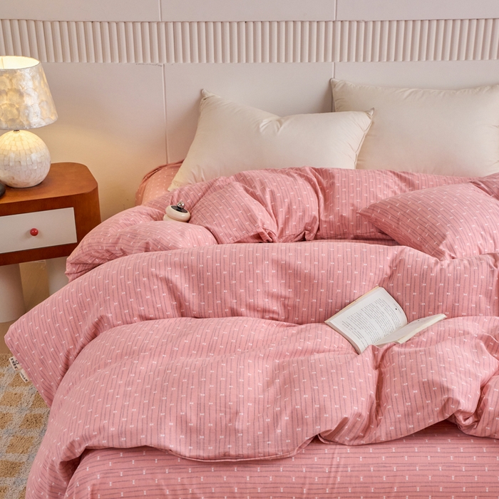 91家纺网 家纺一手货源 找家纺 春皖家纺 2025新款全棉原棉磨毛色织水洗单被套回暖系列-风格二 梦妮粉