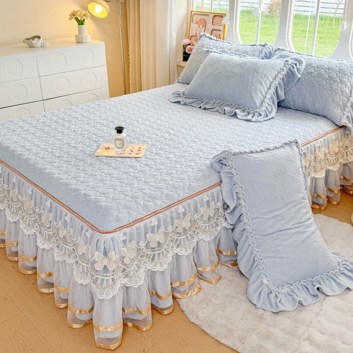 91家纺网 家纺一手货源 找家纺 罗艺轩 2025新款简约雕花牛奶绒可拆卸单床裙床裙单件单品床裙蝶恋（已申专版，严格控价） 蝶恋-蓝