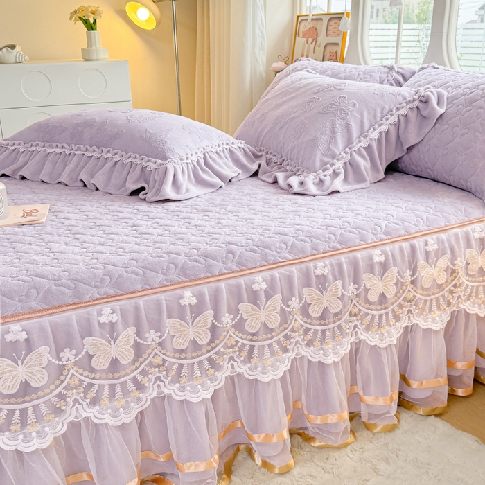 91家纺网 家纺一手货源 找家纺 罗艺轩 2025新款简约雕花牛奶绒可拆卸单床裙床裙单件单品床裙蝶恋（已申专版，严格控价） 蝶恋-紫