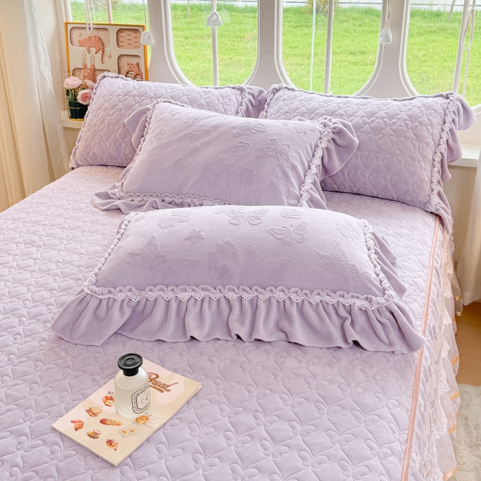 91家纺网 家纺一手货源 找家纺 罗艺轩 2025新款简约雕花牛奶绒可拆卸单床裙床裙单件单品床裙蝶恋（已申专版，严格控价） 蝶恋-紫