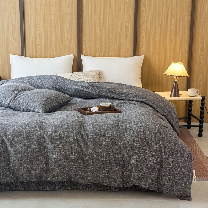 91家纺网 家纺一手货源 找家纺 春皖家纺 2025新款全棉原棉磨毛色织水洗单被套回暖系列-风格二 浅陌灰