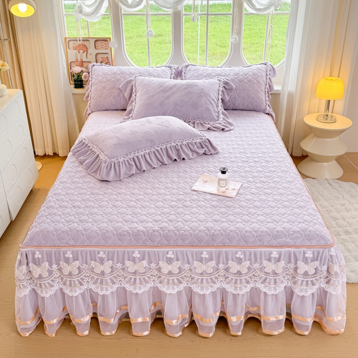 91家纺网 家纺一手货源 找家纺 罗艺轩 2025新款简约雕花牛奶绒可拆卸单床裙床裙单件单品床裙蝶恋（已申专版，严格控价） 蝶恋-紫