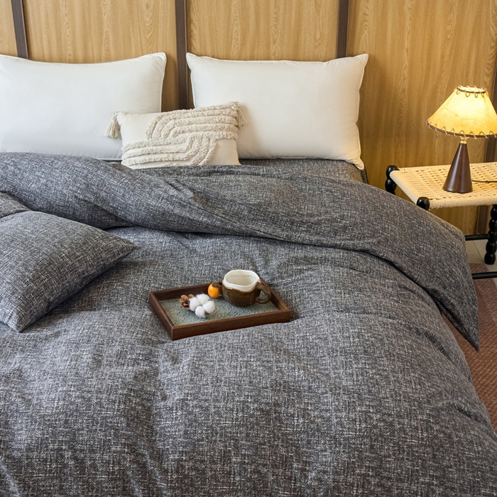 91家纺网 家纺一手货源 找家纺 春皖家纺 2025新款全棉原棉磨毛色织水洗单被套回暖系列-风格二 浅陌灰
