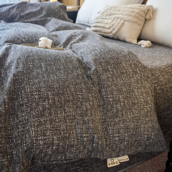 91家纺网 家纺一手货源 找家纺 春皖家纺 2025新款全棉原棉磨毛色织水洗单被套回暖系列-风格二 浅陌灰