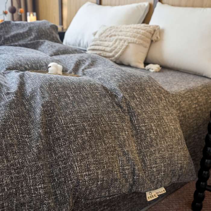 91家纺网 家纺一手货源 找家纺 春皖家纺 2025新款全棉原棉磨毛色织水洗单被套回暖系列-风格二 浅陌灰