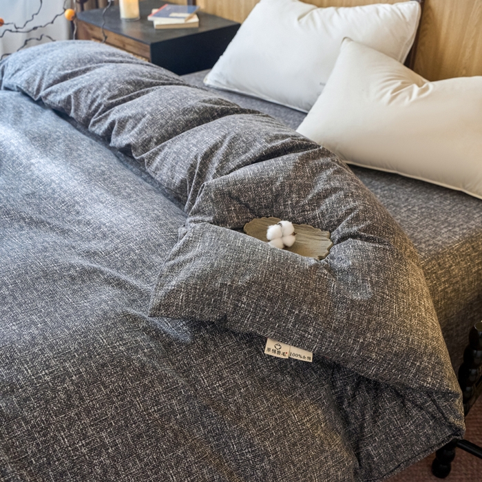 91家纺网 家纺一手货源 找家纺 春皖家纺 2025新款全棉原棉磨毛色织水洗单被套回暖系列-风格二 浅陌灰