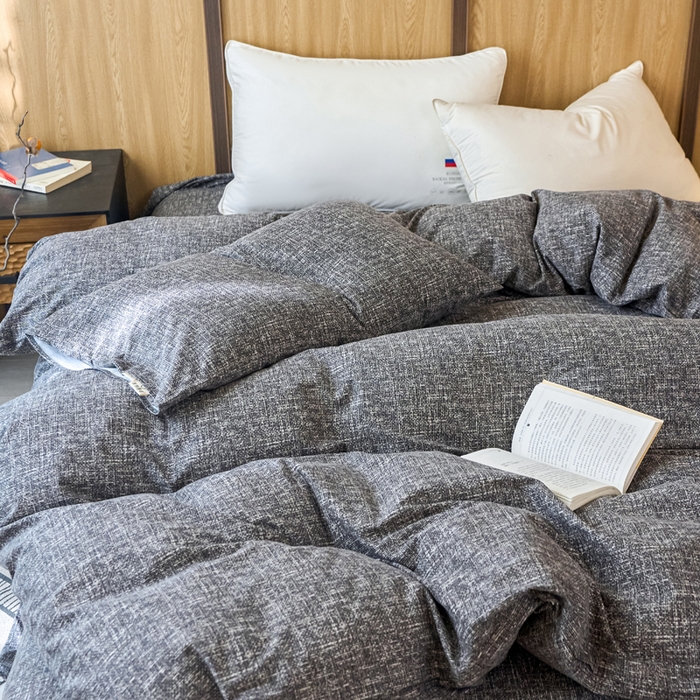 91家纺网 家纺一手货源 找家纺 春皖家纺 2025新款全棉原棉磨毛色织水洗单被套回暖系列-风格二 浅陌灰