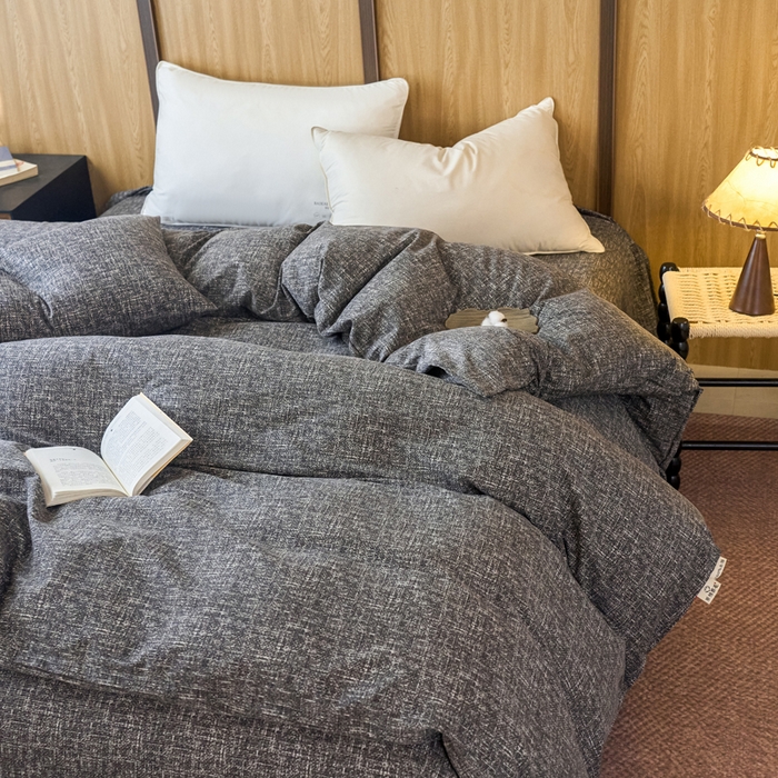 91家纺网 家纺一手货源 找家纺 春皖家纺 2025新款全棉原棉磨毛色织水洗单被套回暖系列-风格二 浅陌灰