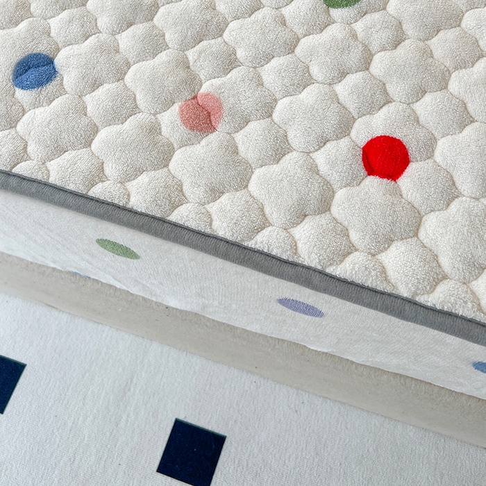 91家纺网 家纺一手货源 找家纺 铭成家纺 2025新款牛奶绒夹棉保暖床笠 波点小熊