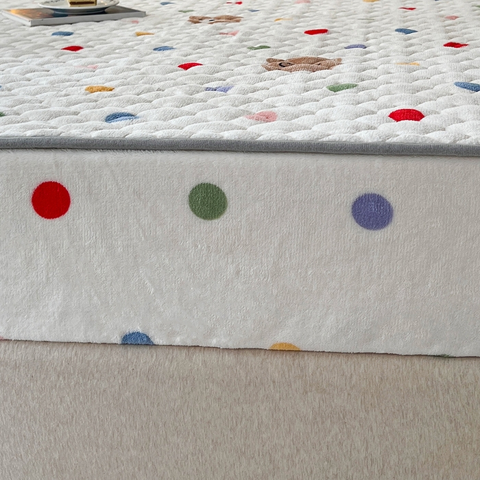 91家纺网 家纺一手货源 找家纺 铭成家纺 2025新款牛奶绒夹棉保暖床笠 波点小熊