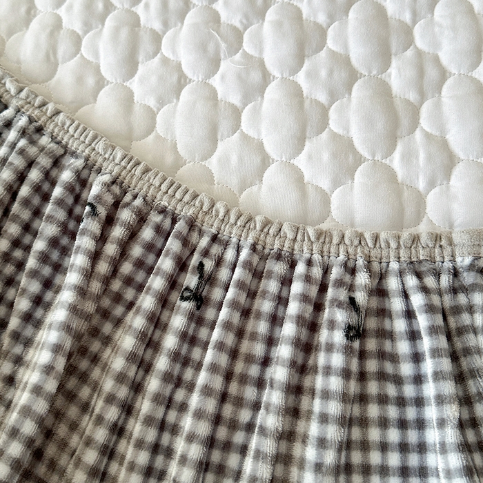 91家纺网 家纺一手货源 找家纺 铭成家纺 2025新款牛奶绒夹棉保暖床笠 蝴蝶结-灰