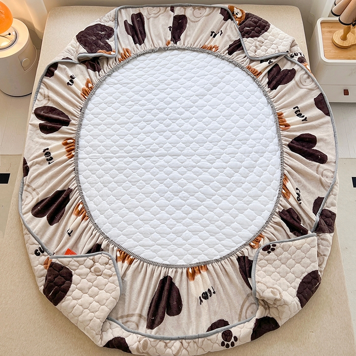 91家纺网 家纺一手货源 找家纺 铭成家纺 2025新款牛奶绒夹棉保暖床笠 酷乐熊