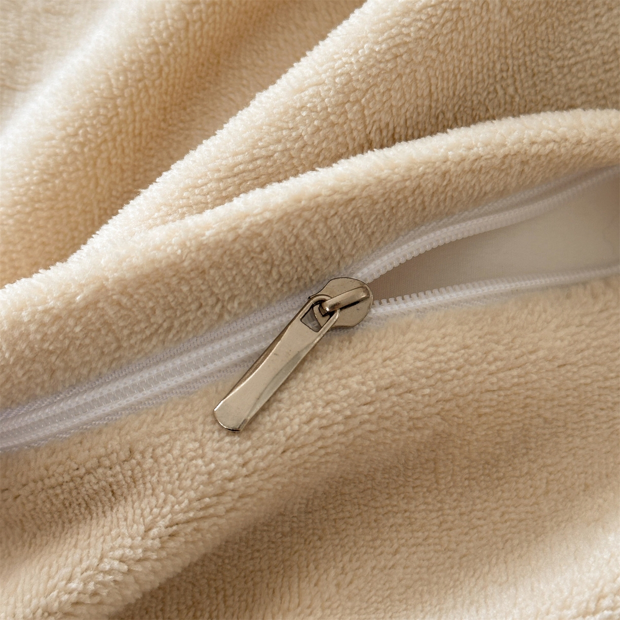 91家纺网 家纺一手货源 找家纺 （总）一左一右 2025秋冬新款法式复古风数码印花高克重花边牛奶绒四件套-莫妮卡（提供买家秀）