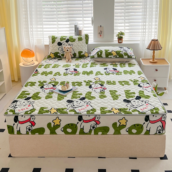 91家纺网 家纺一手货源 找家纺 铭成家纺 2025新款牛奶绒夹棉保暖床笠 乐乐狗