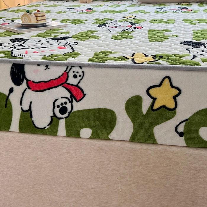 91家纺网 家纺一手货源 找家纺 铭成家纺 2025新款牛奶绒夹棉保暖床笠 乐乐狗