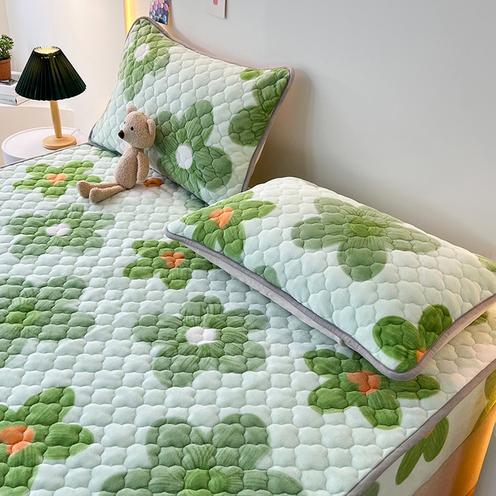 91家纺网 家纺一手货源 找家纺 铭成家纺 2025新款牛奶绒夹棉保暖床笠 浅香花紫