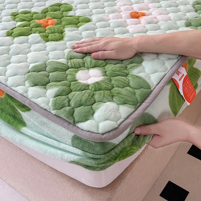 91家纺网 家纺一手货源 找家纺 铭成家纺 2025新款牛奶绒夹棉保暖床笠 浅香花紫