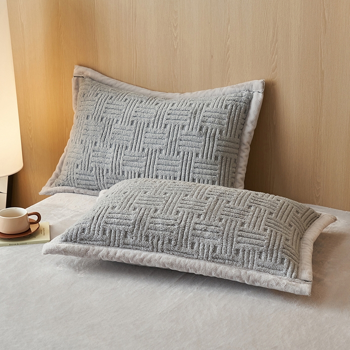 91家纺网 家纺一手货源 找家纺 （总）晨曦家纺 2025新款230克加厚保暖塔芙绒牛奶绒提花单被套-简爱