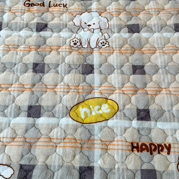 91家纺网 家纺一手货源 找家纺 铭成家纺 2025新款牛奶绒夹棉保暖床笠 顽皮狗