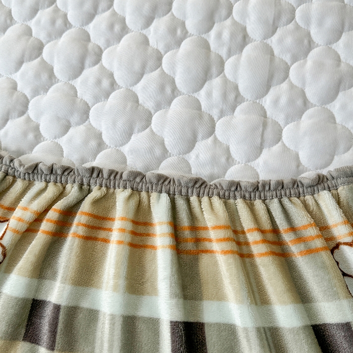 91家纺网 家纺一手货源 找家纺 铭成家纺 2025新款牛奶绒夹棉保暖床笠 顽皮狗