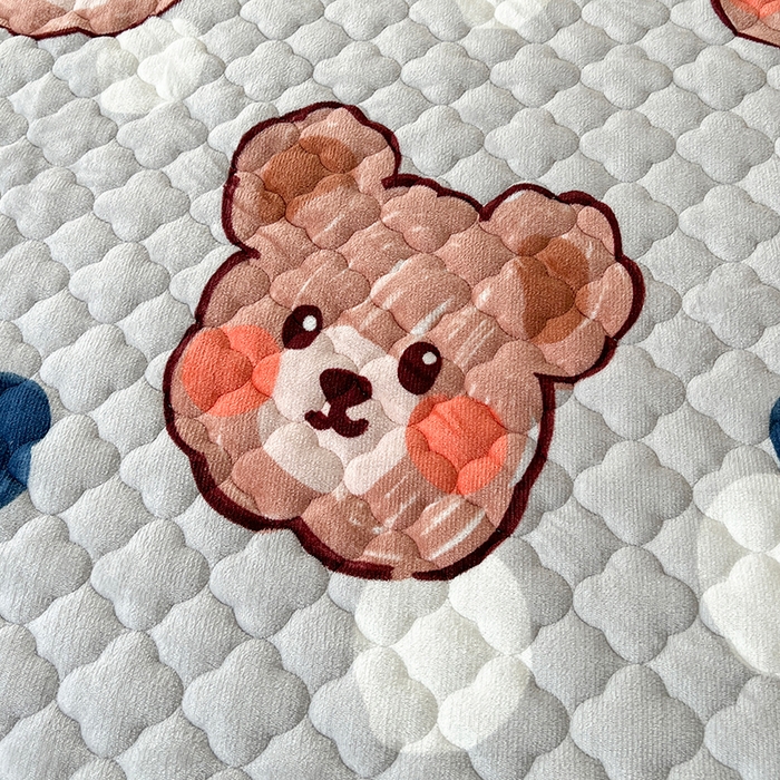 91家纺网 家纺一手货源 找家纺 铭成家纺 2025新款牛奶绒夹棉保暖床笠 小灰熊