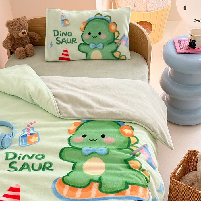 91家纺网 家纺一手货源 找家纺 （总）嗨生活 2025水彩系列新款大版牛奶绒三件套 幼儿园三件套 儿童三件套