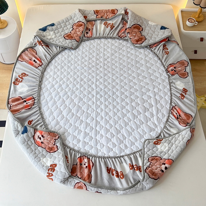 91家纺网 家纺一手货源 找家纺 铭成家纺 2025新款牛奶绒夹棉保暖床笠 小灰熊