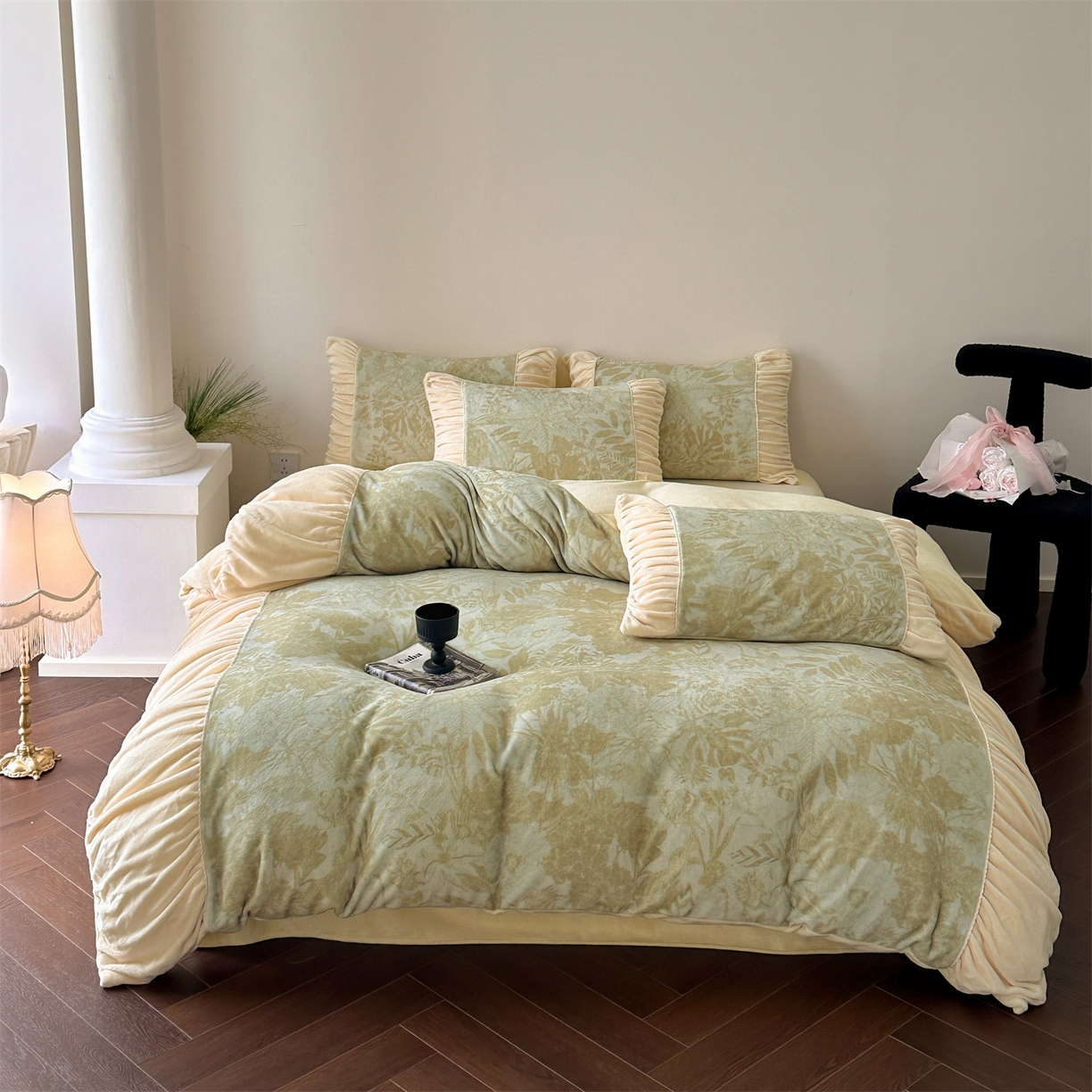 91家纺网 家纺一手货源 找家纺 （总）一左一右 2025秋冬新款法式少女风数码印花褶皱花边高克重牛奶绒四件套-浪漫少女（提供买家秀）