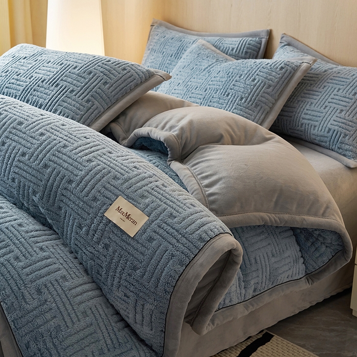 91家纺网 家纺一手货源 找家纺 （总）晨曦家纺 2025新款230克加厚保暖塔芙绒牛奶绒提花单被套-简爱