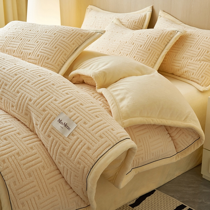 91家纺网 家纺一手货源 找家纺 （总）晨曦家纺 2025新款230克加厚保暖塔芙绒牛奶绒提花单被套-简爱