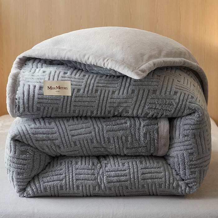 91家纺网 家纺一手货源 找家纺 晨曦家纺 2025新款230克加厚保暖塔芙绒牛奶绒提花单被套-简爱 简爱-典雅灰