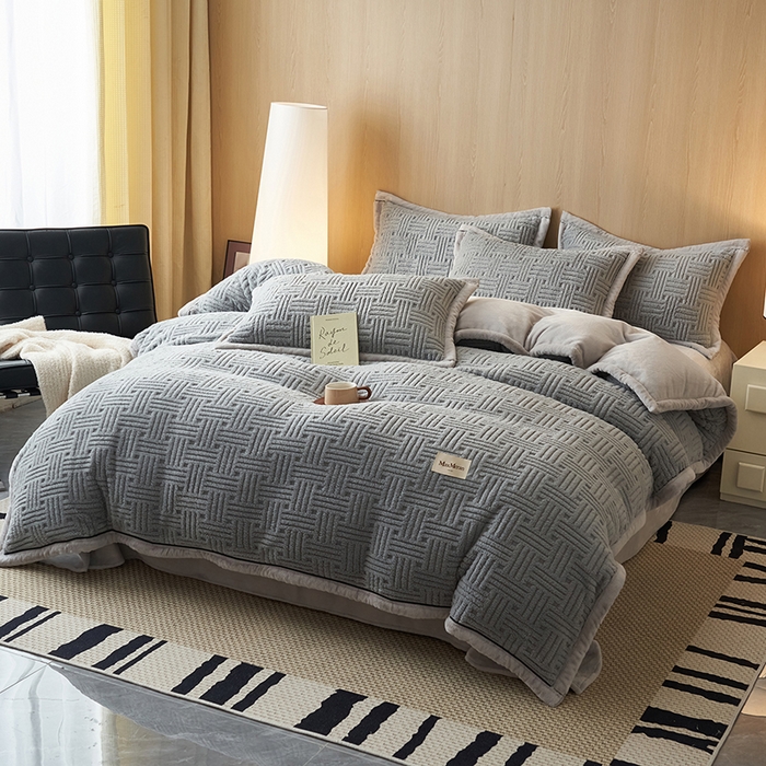 91家纺网 家纺一手货源 找家纺 晨曦家纺 2025新款230克加厚保暖塔芙绒牛奶绒提花单被套-简爱 简爱-典雅灰