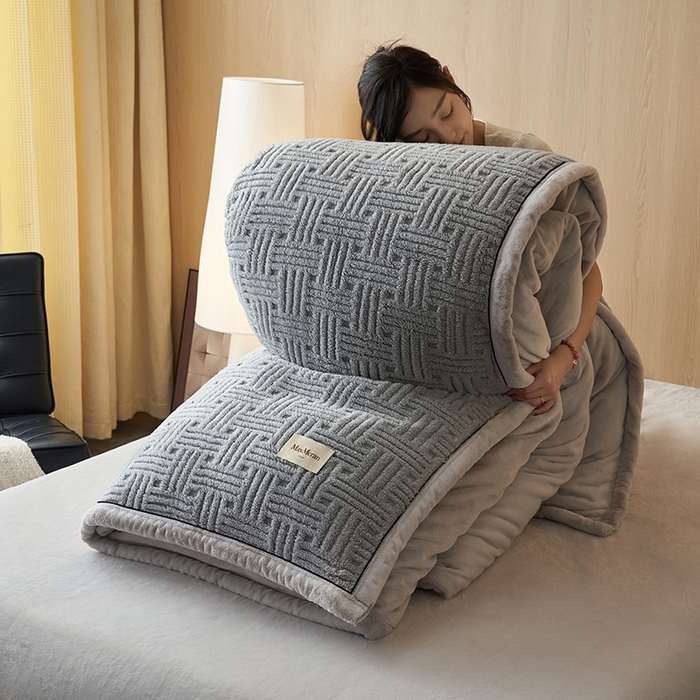 91家纺网 家纺一手货源 找家纺 晨曦家纺 2025新款230克加厚保暖塔芙绒牛奶绒提花单被套-简爱 简爱-典雅灰