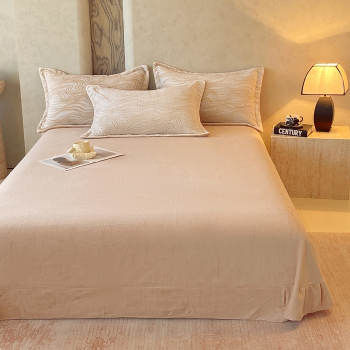 91家纺网 家纺一手货源 找家纺 春皖家纺 2025新款全消光雕花绒牛奶绒单品床单 晨曦绒光