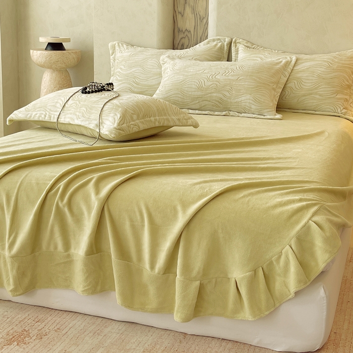 91家纺网 家纺一手货源 找家纺 春皖家纺 2025新款全消光雕花绒牛奶绒单品床单 暮色织锦