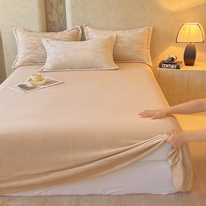 91家纺网 家纺一手货源 找家纺 （总）春皖家纺 2025新款全消光雕花绒牛奶绒单品床单