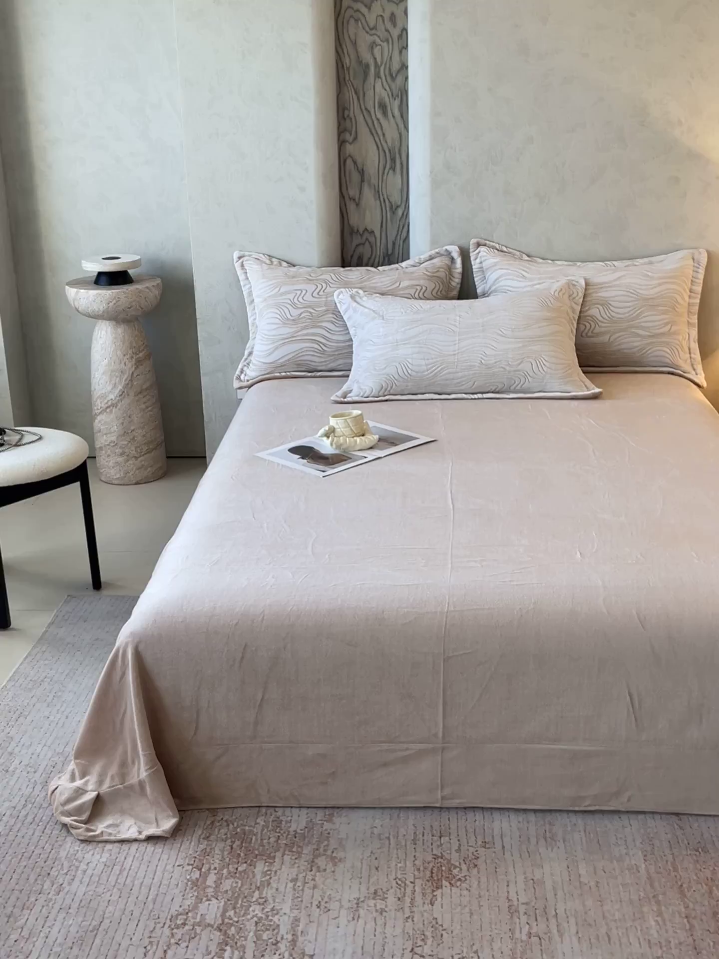 91家纺网 家纺一手货源 找家纺 （总）春皖家纺 2025新款全消光雕花绒牛奶绒单品床单