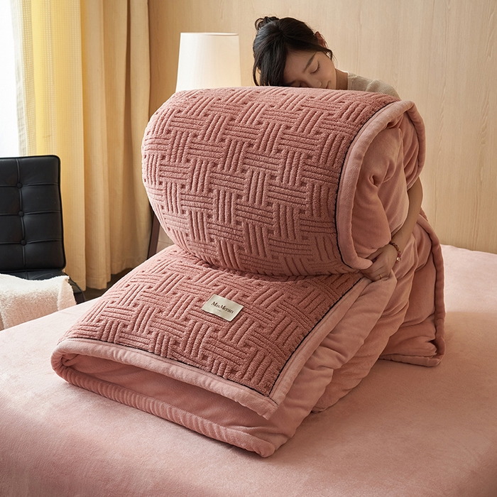 91家纺网 家纺一手货源 找家纺 晨曦家纺 2025新款230克加厚保暖塔芙绒牛奶绒提花单被套-简爱 简爱-豆沙