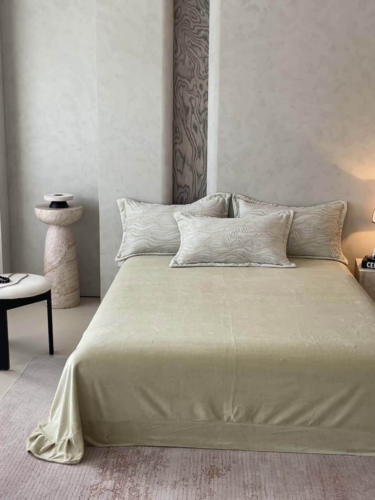 91家纺网 家纺一手货源 找家纺 春皖家纺 2025新款全消光雕花绒牛奶绒单品床单 暮色织锦