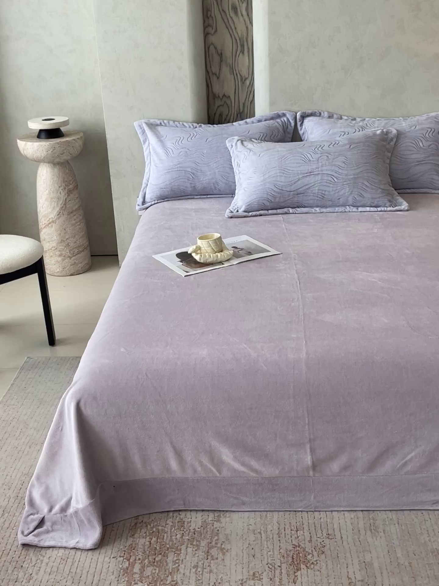 91家纺网 家纺一手货源 找家纺 春皖家纺 2025新款全消光雕花绒牛奶绒单品床单 花间絮语