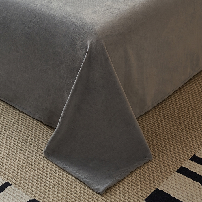 91家纺网 家纺一手货源 找家纺 晨曦家纺 2025新款230克加厚保暖塔芙绒牛奶绒提花单被套-简爱 简爱-高级蓝灰