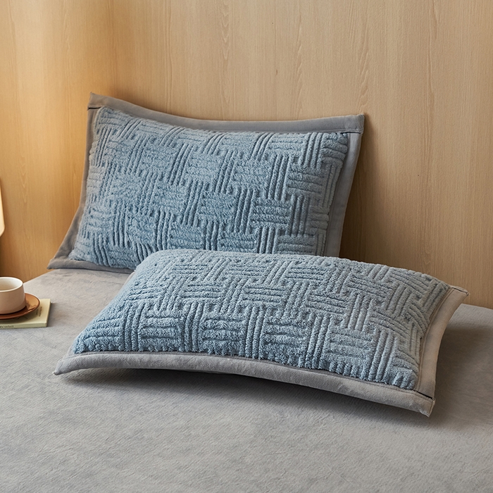 91家纺网 家纺一手货源 找家纺 晨曦家纺 2025新款230克加厚保暖塔芙绒牛奶绒提花单被套-简爱 简爱-高级蓝灰