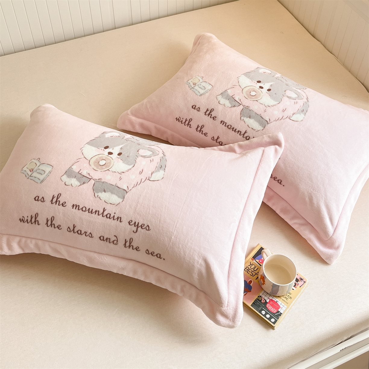 91家纺网 家纺一手货源 找家纺 （总）梦幻之城 2025新款A类牛奶绒数码印花卡通枕套