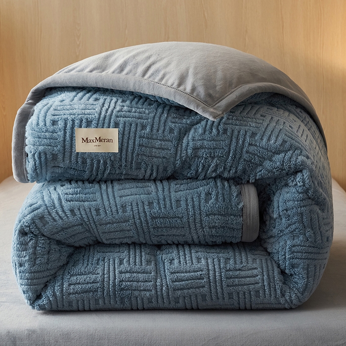 91家纺网 家纺一手货源 找家纺 晨曦家纺 2025新款230克加厚保暖塔芙绒牛奶绒提花单被套-简爱 简爱-高级蓝灰