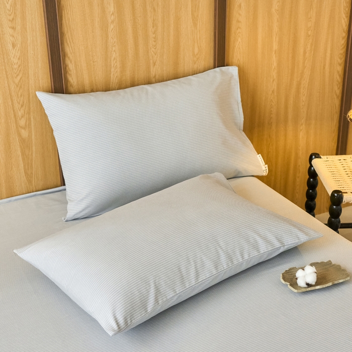 91家纺网 家纺一手货源 找家纺 春皖家纺 2025新款全棉原棉磨毛色织水洗单枕套回暖系列-风格二 雾灰细语