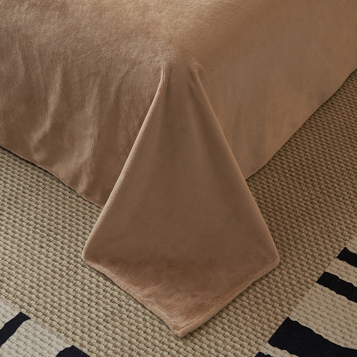 91家纺网 家纺一手货源 找家纺 晨曦家纺 2025新款230克加厚保暖塔芙绒牛奶绒提花单被套-简爱 简爱-奶咖